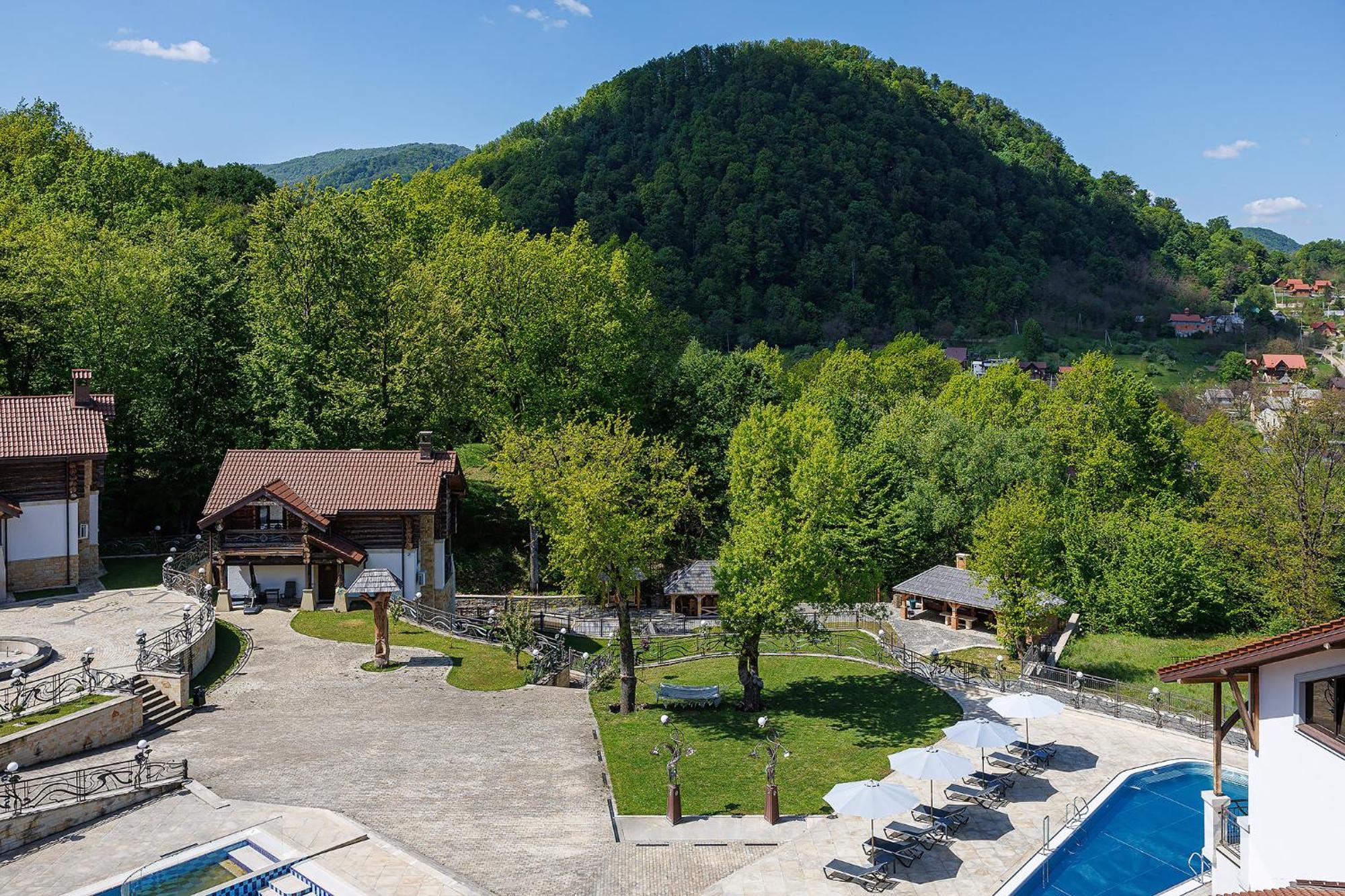 Отель Molfar & карпати