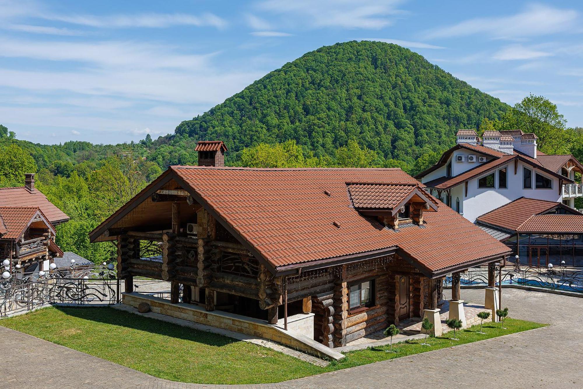 Molfar & карпати 酒店 5*