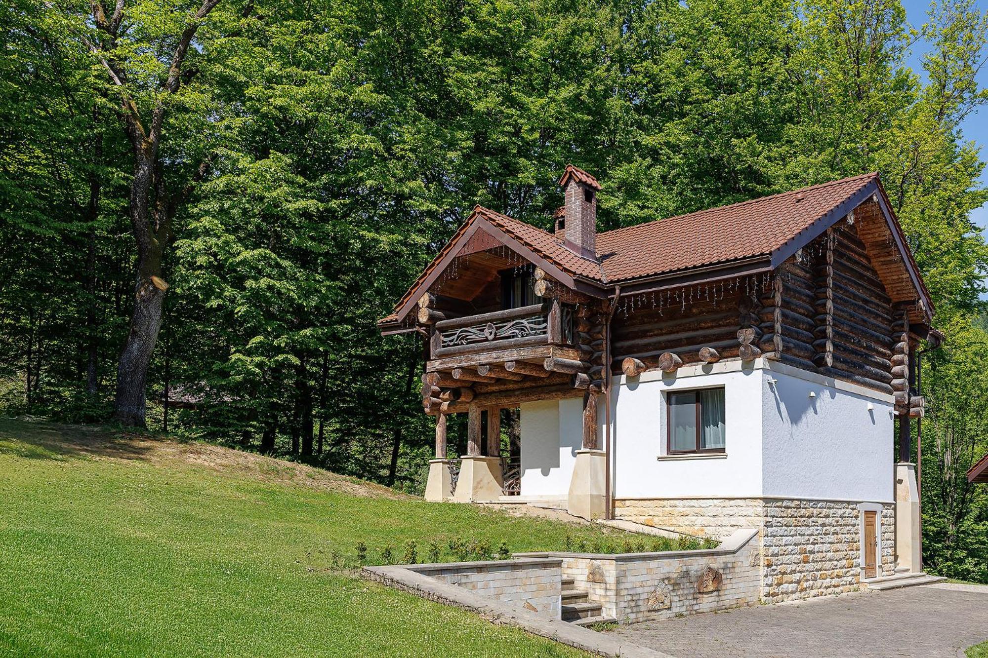 Molfar & карпати 酒店 5*