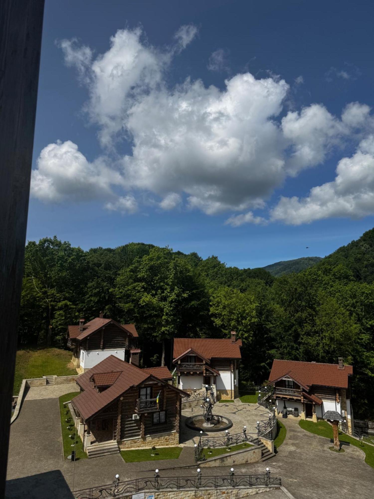 Molfar & карпати 酒店 5*